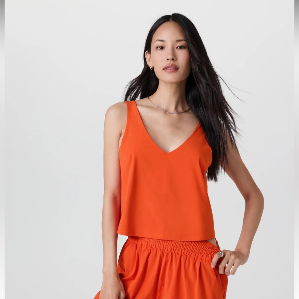 BNWT Vuori Villa Cropped Tank